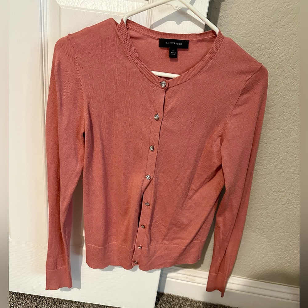 Ann Taylor Coral Cardigan XS Button Front Lightweight Sweater - Picture 5 of 8
